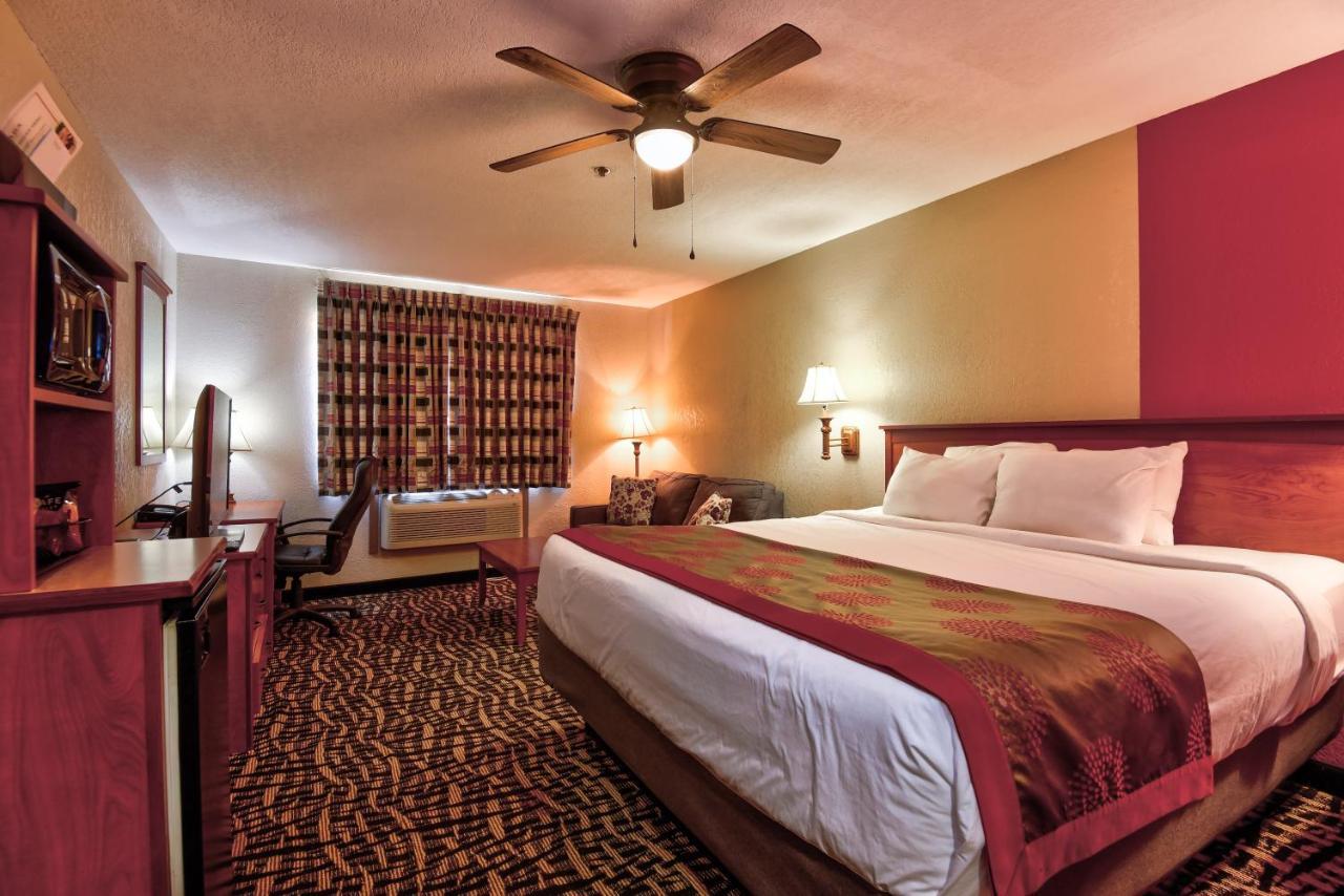 Deluxe King Room Non-Smoking