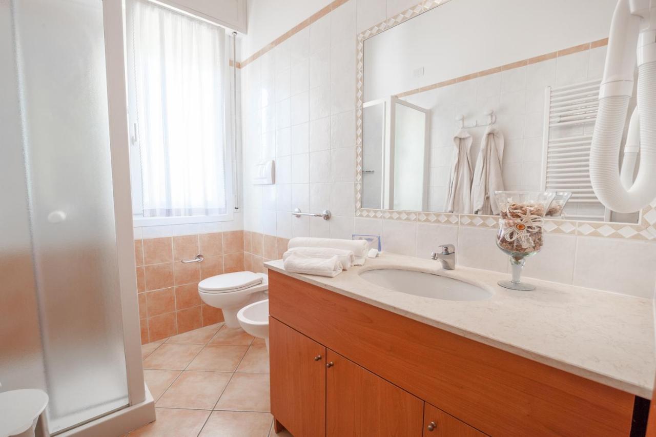 One-Bedroom Standard Apartment,1298415250:JPEG