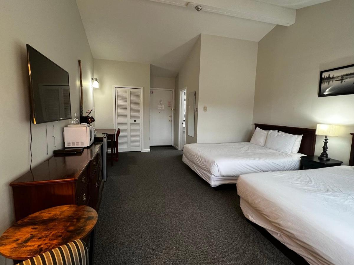 Superior Queen Room Two Queen Beds Lake View