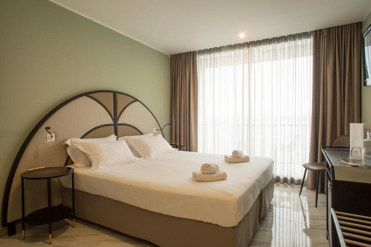 Quarto Superior com Terraço e Vista do Mar