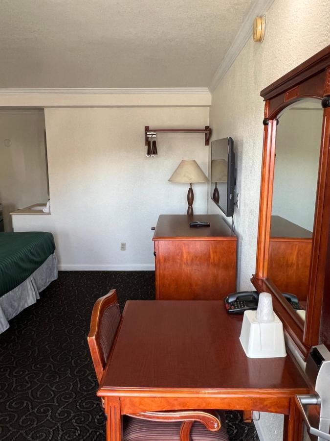 Queen Room Two Queen Beds Non-Smoking
