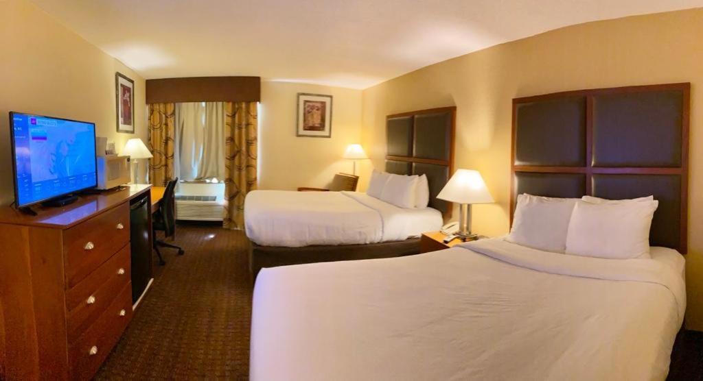Queen Room