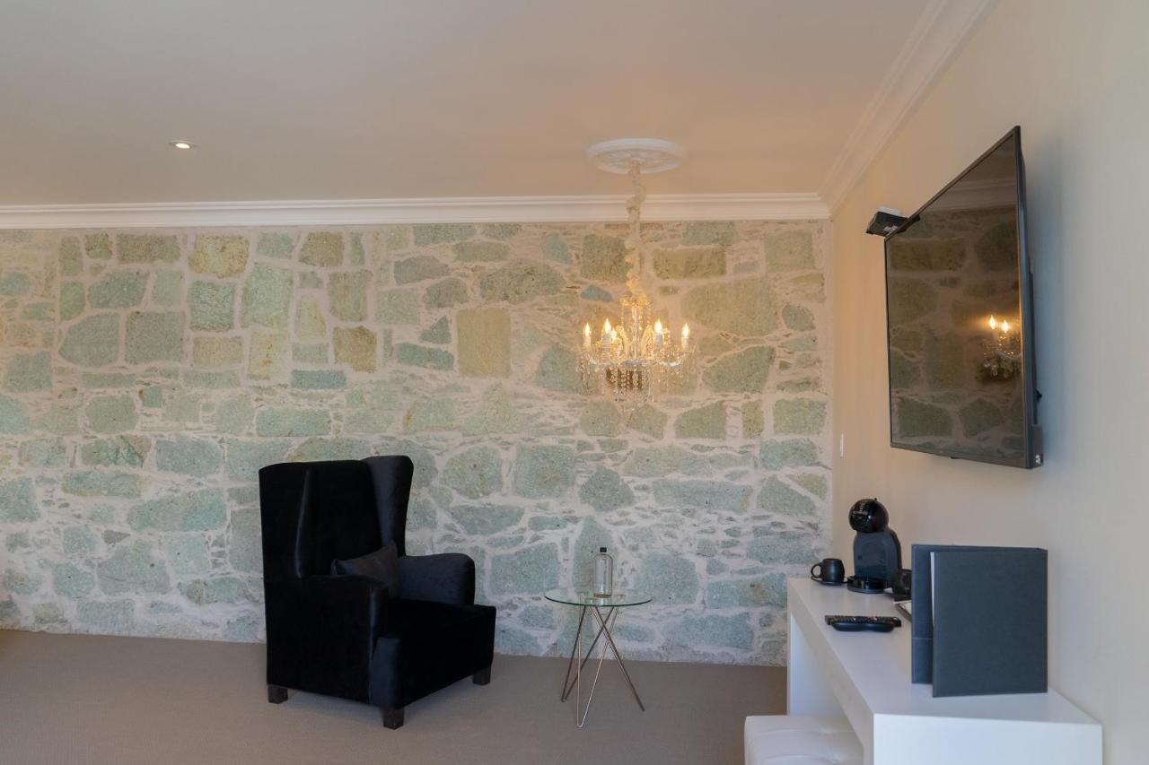 Deluxe King Suite