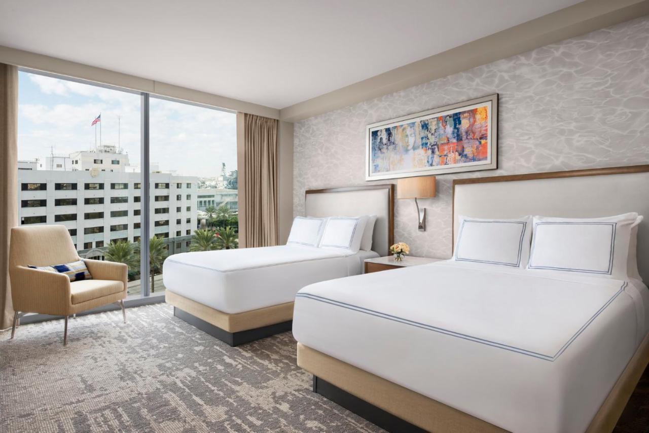 Habitación Clásica con 2 camas grandes y vistas a la ciudad