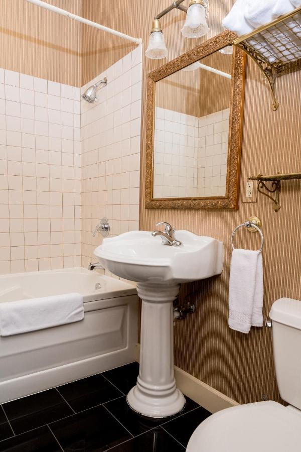 Ground Floor Suite