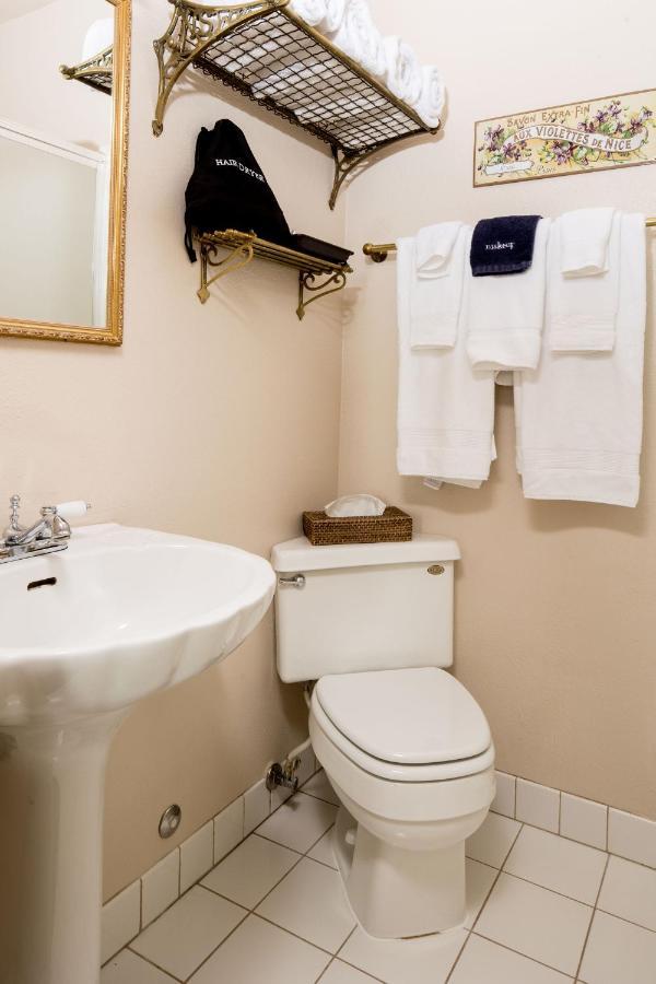 Queen Suite Pet Friendly