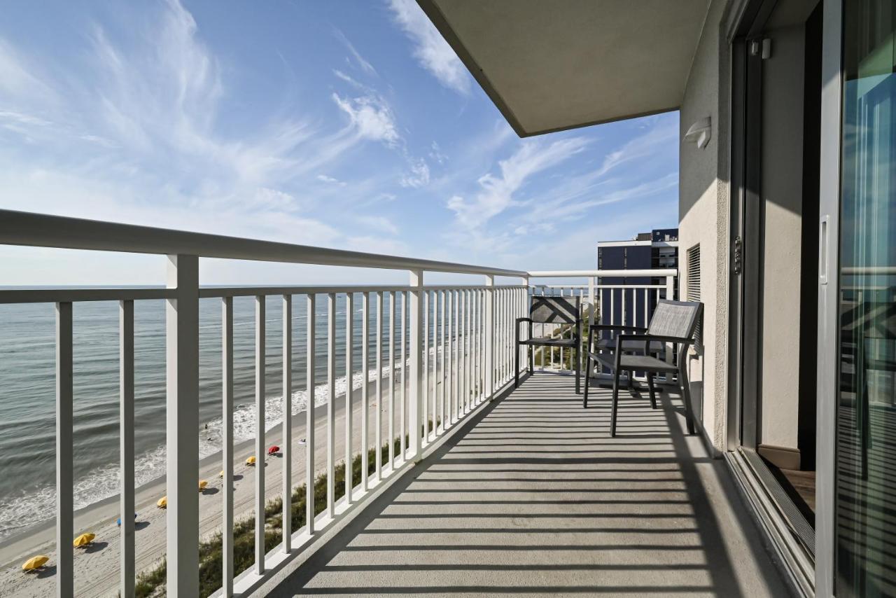 Oceanfront Studio King Suite Sofa Bed Balcony