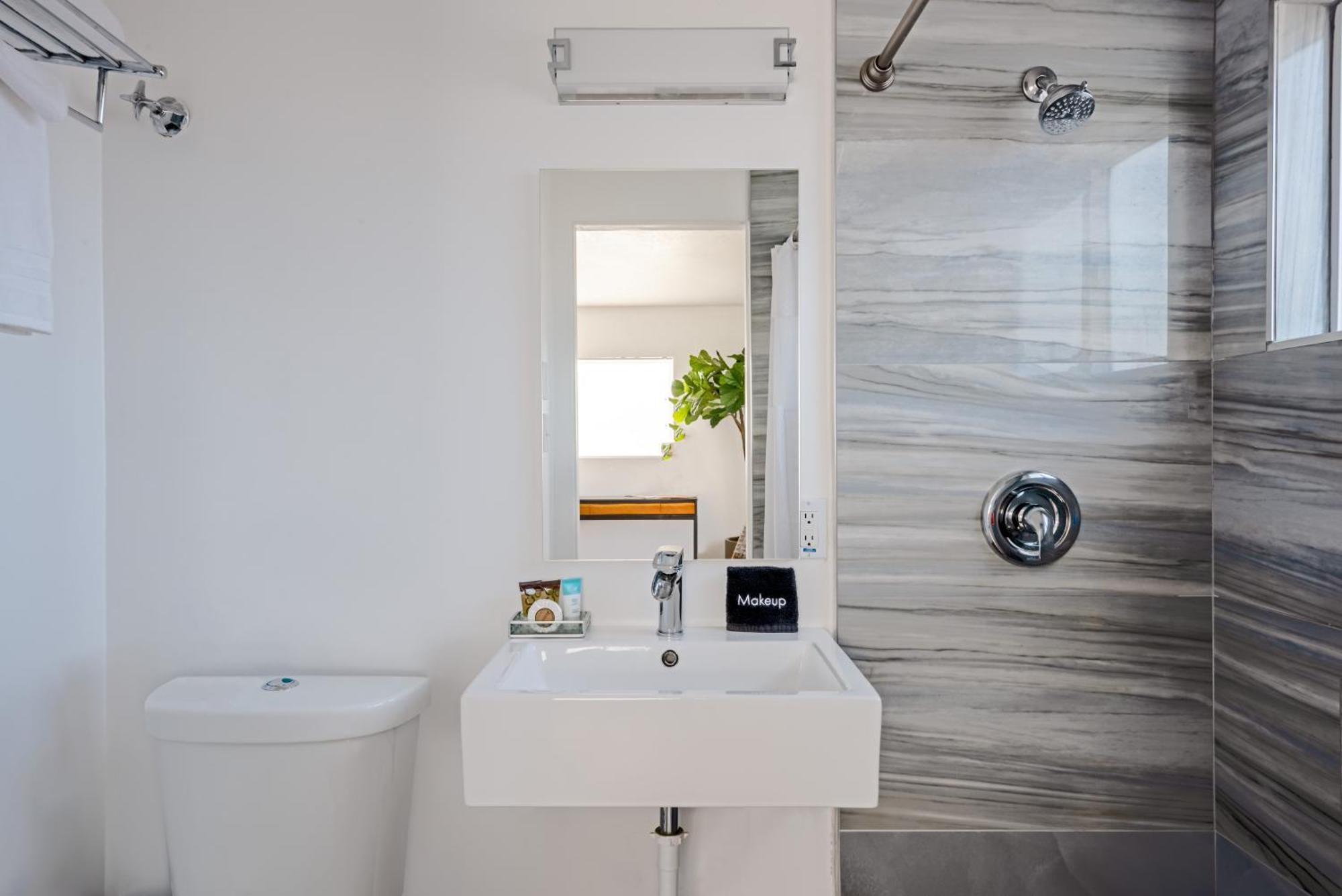 Superior King Suite