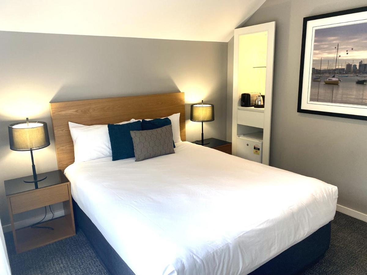 Standard Queen Room