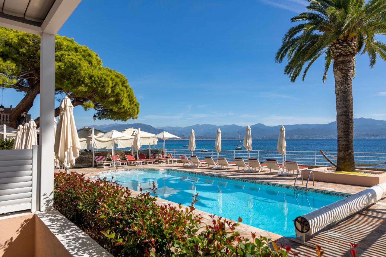 SIGNATURE ROOM – Living room terrace sea view
