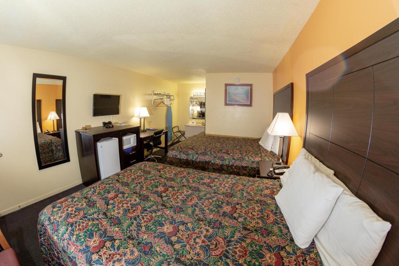 Deluxe King Suite