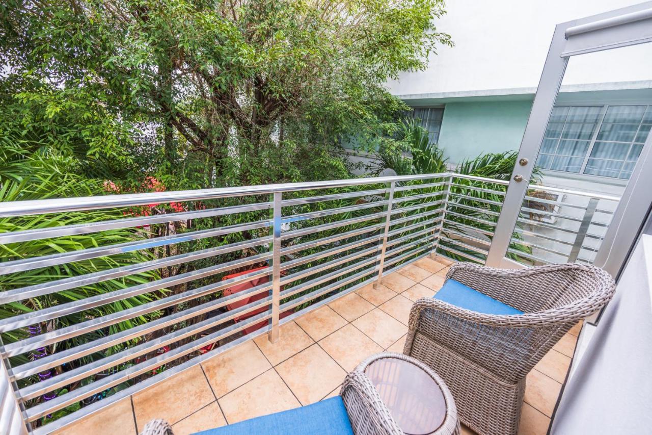Premier King Balcony