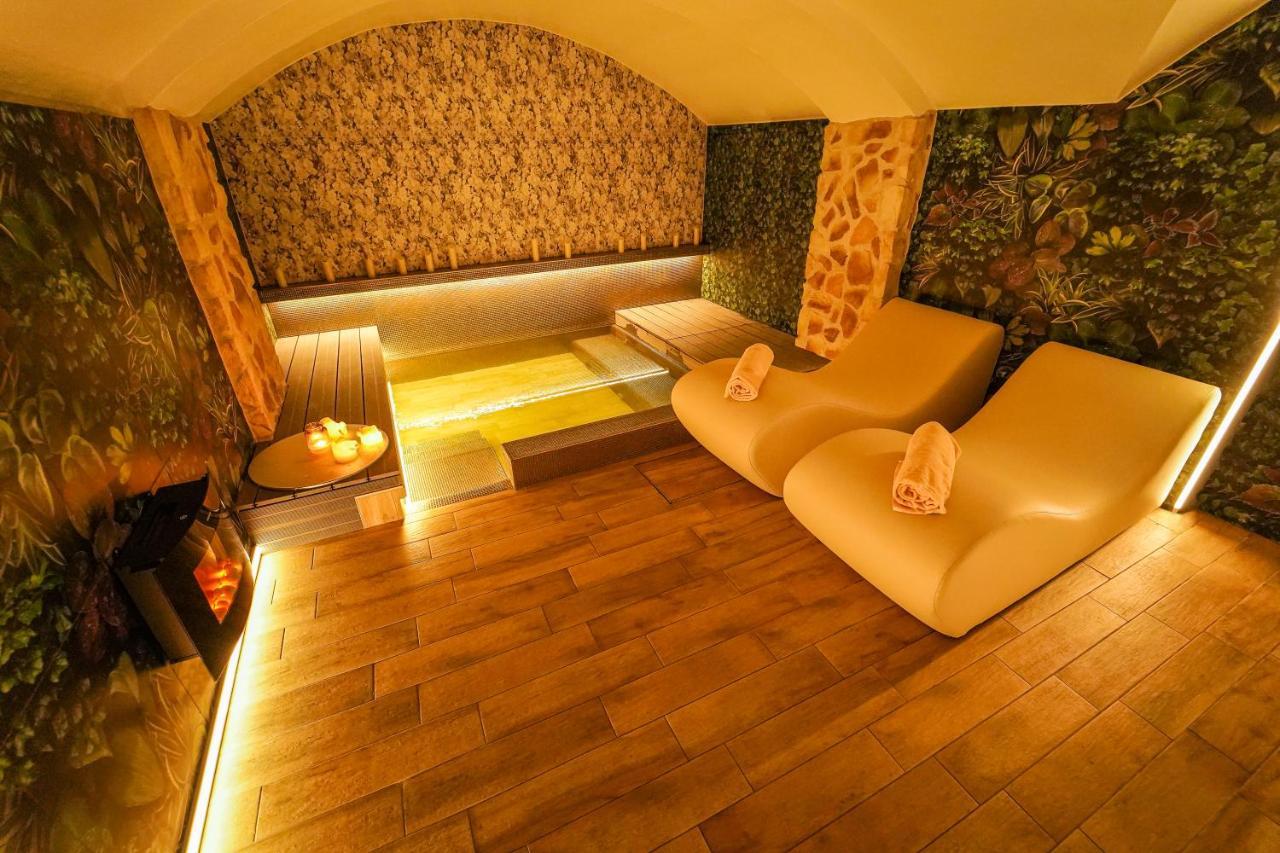 Double or Twin Room Spa Access,1616418606:JPEG