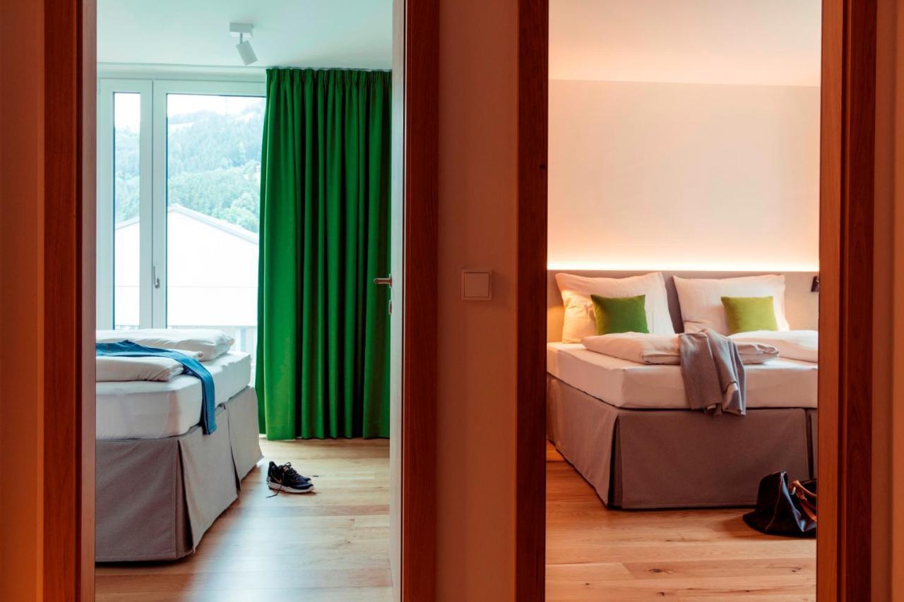 Deluxe Apartment mit 2 Schlafzimmern sowie Balkon oder Terrasse