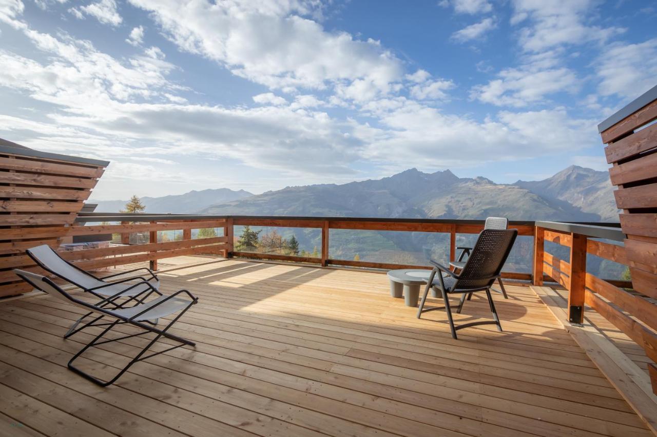 Suite with Mountain View