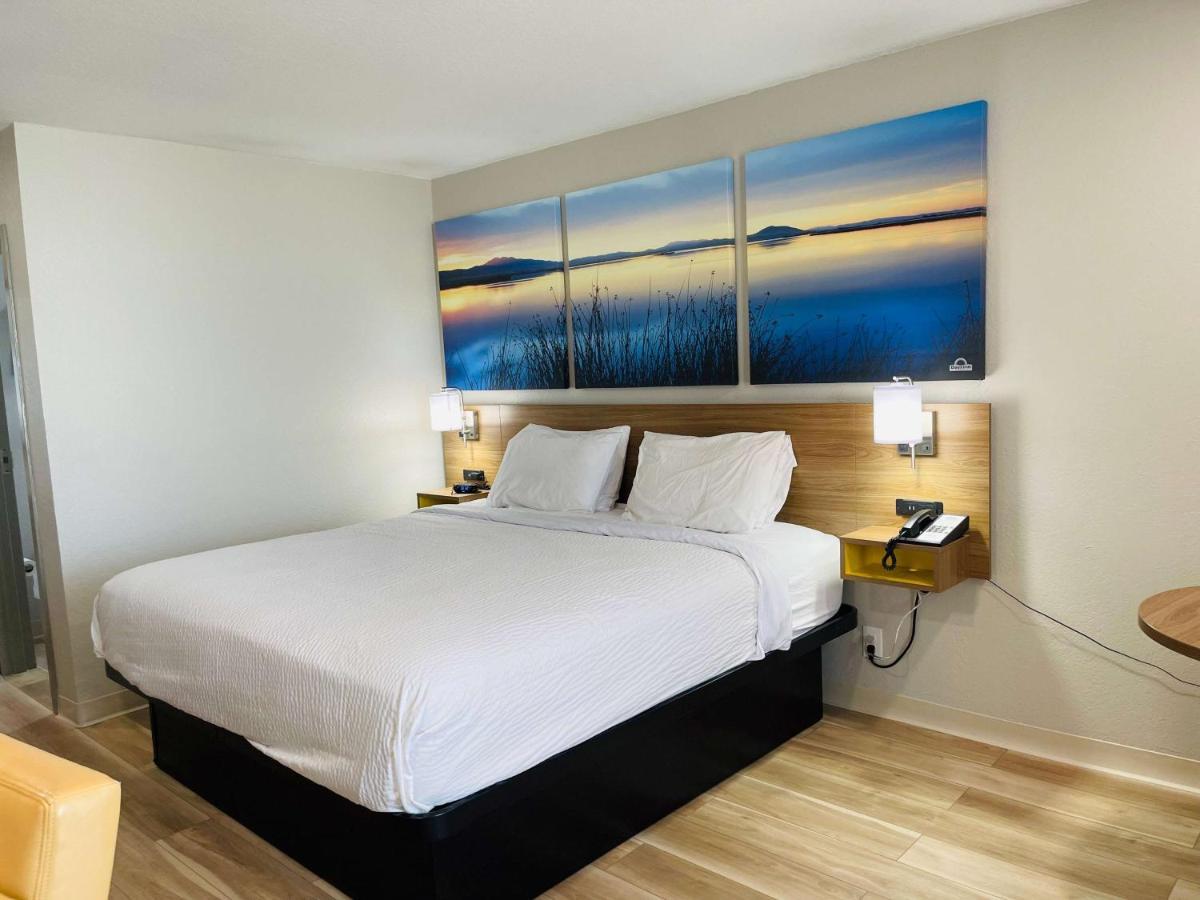 King Room with Mobility Hearing Impaired Access, Non-Smoking