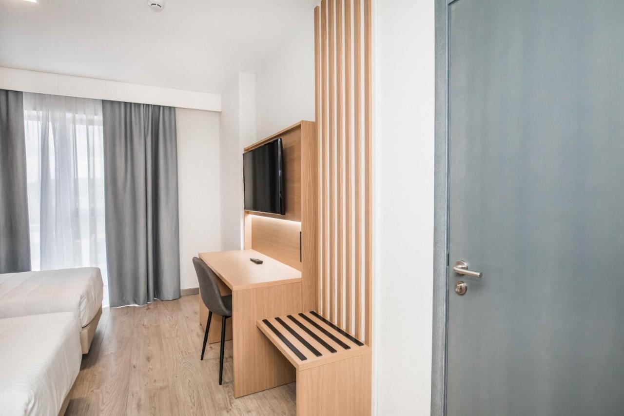 interconnected rooms