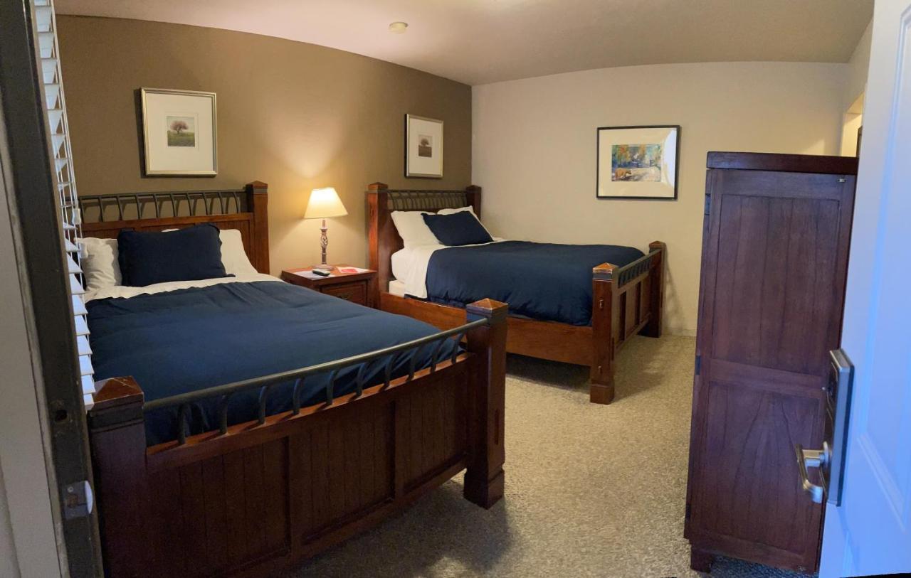 Queen Room Two Queen Beds