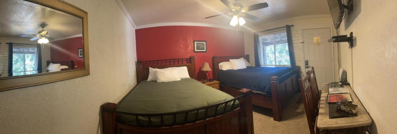Queen Room Two Queen Beds
