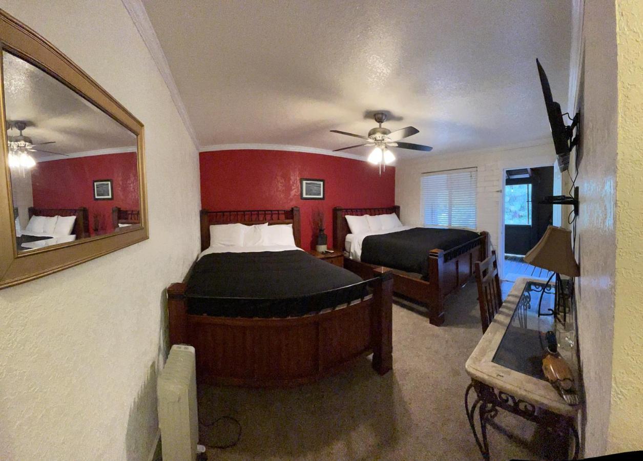 Queen Room Two Queen Beds