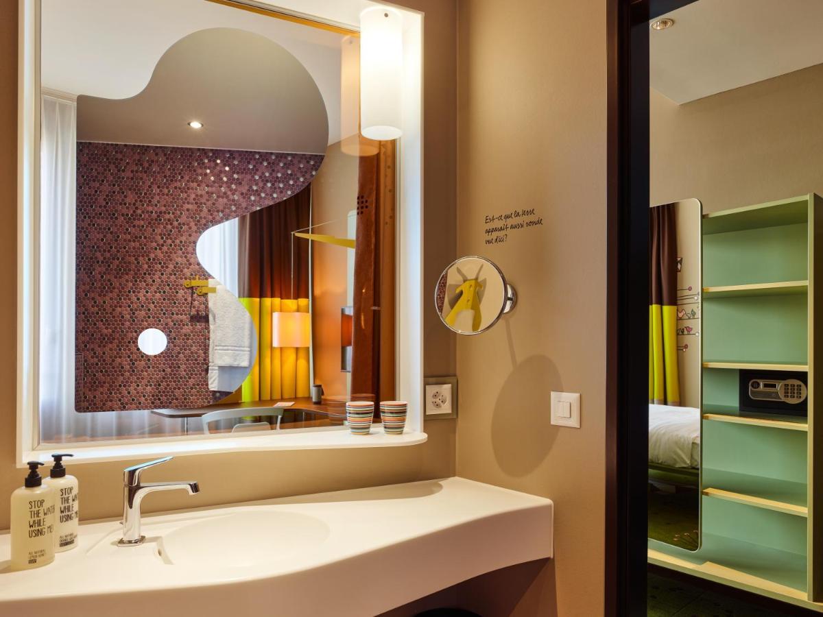 Medium Room