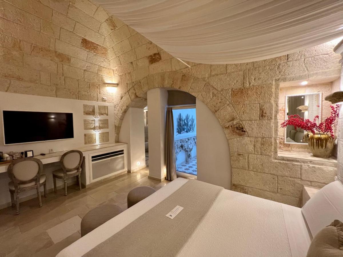 Deluxe Double Room Shower