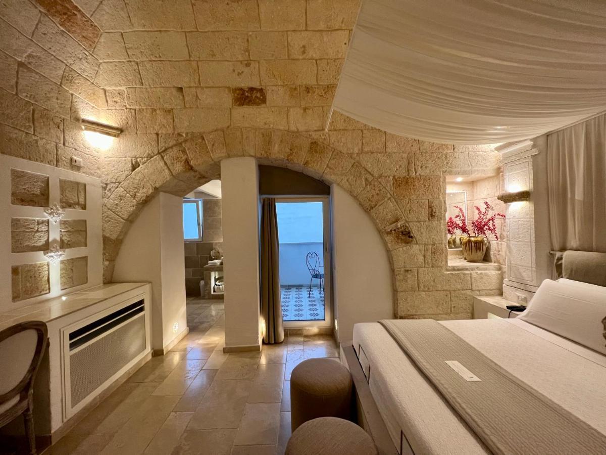Deluxe Double Room Shower