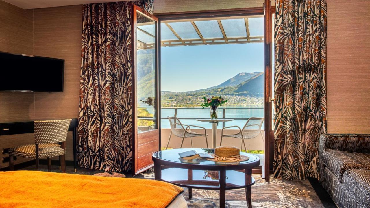 Privilege Room Lake side balcony Double or Twin beds
