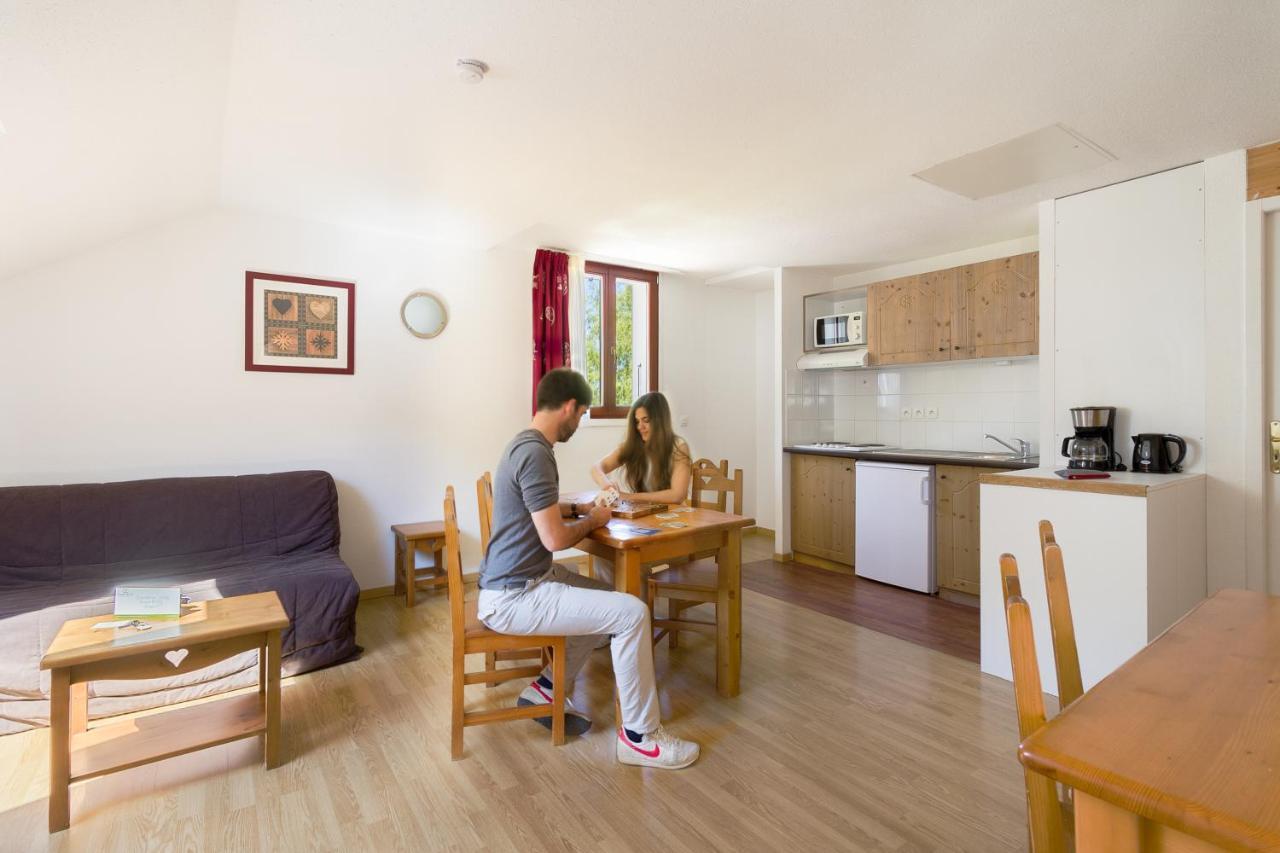 Two-Bedroom Apartment,1319425669:JPEG