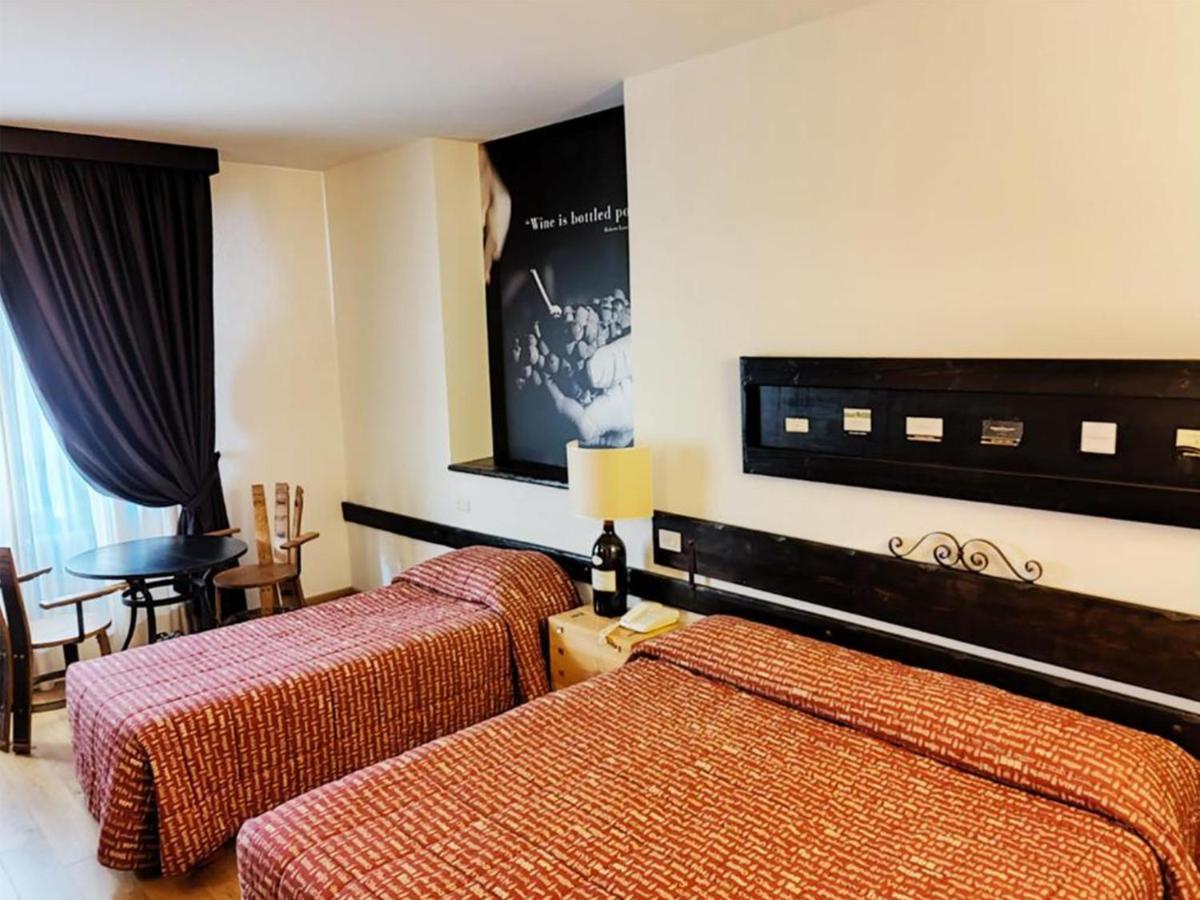 Superior Triple Room,1319957011:JPEG