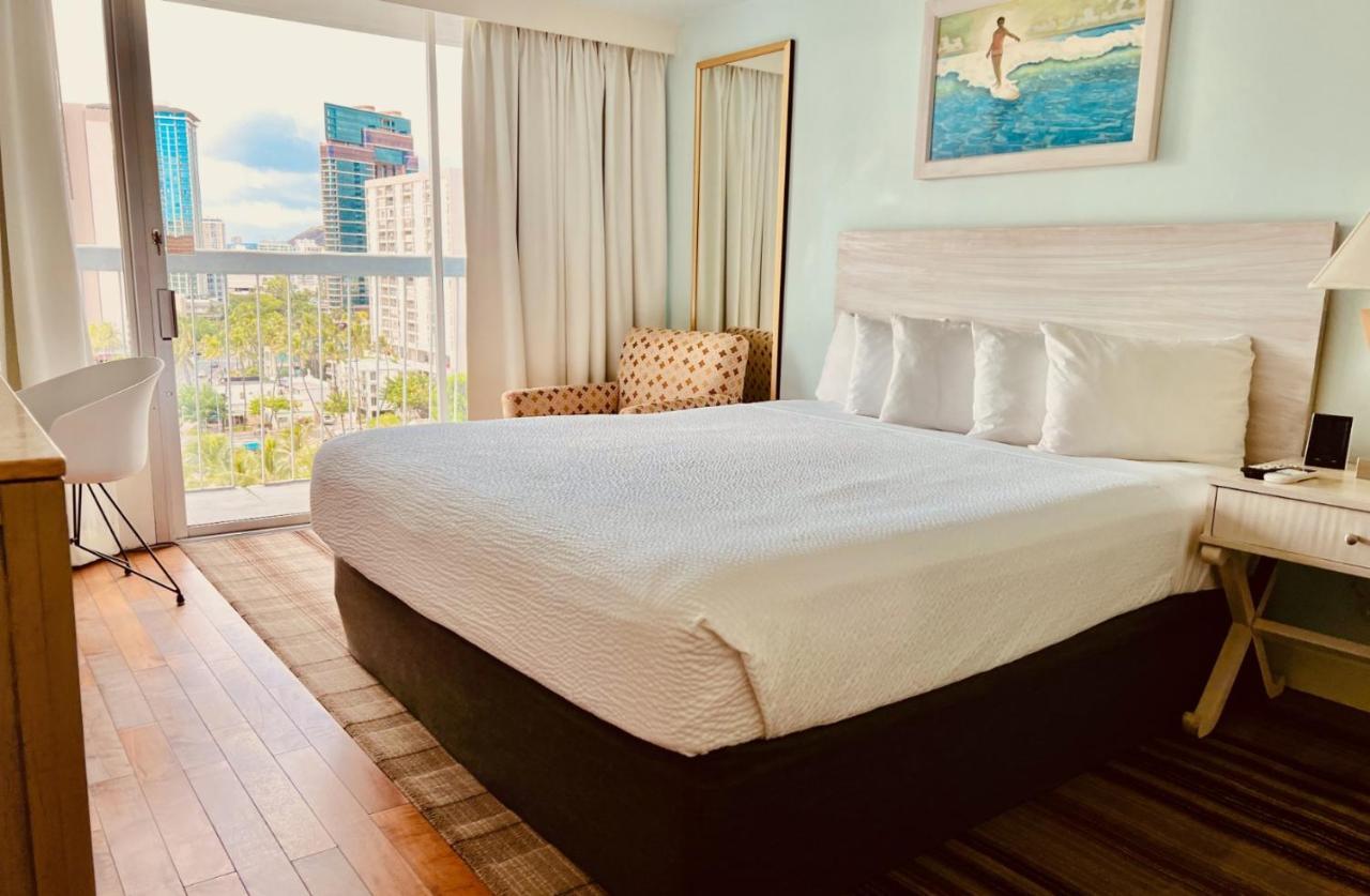 Premium Kalakaua Haus Corner King Two Lanai