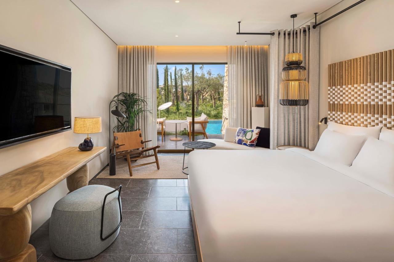 Deluxe Bay Guest room Partial Sea view Balcony