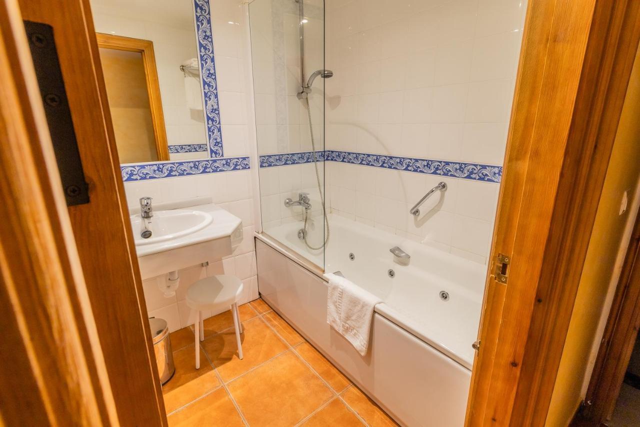 Double or Twin Room Spa Bath