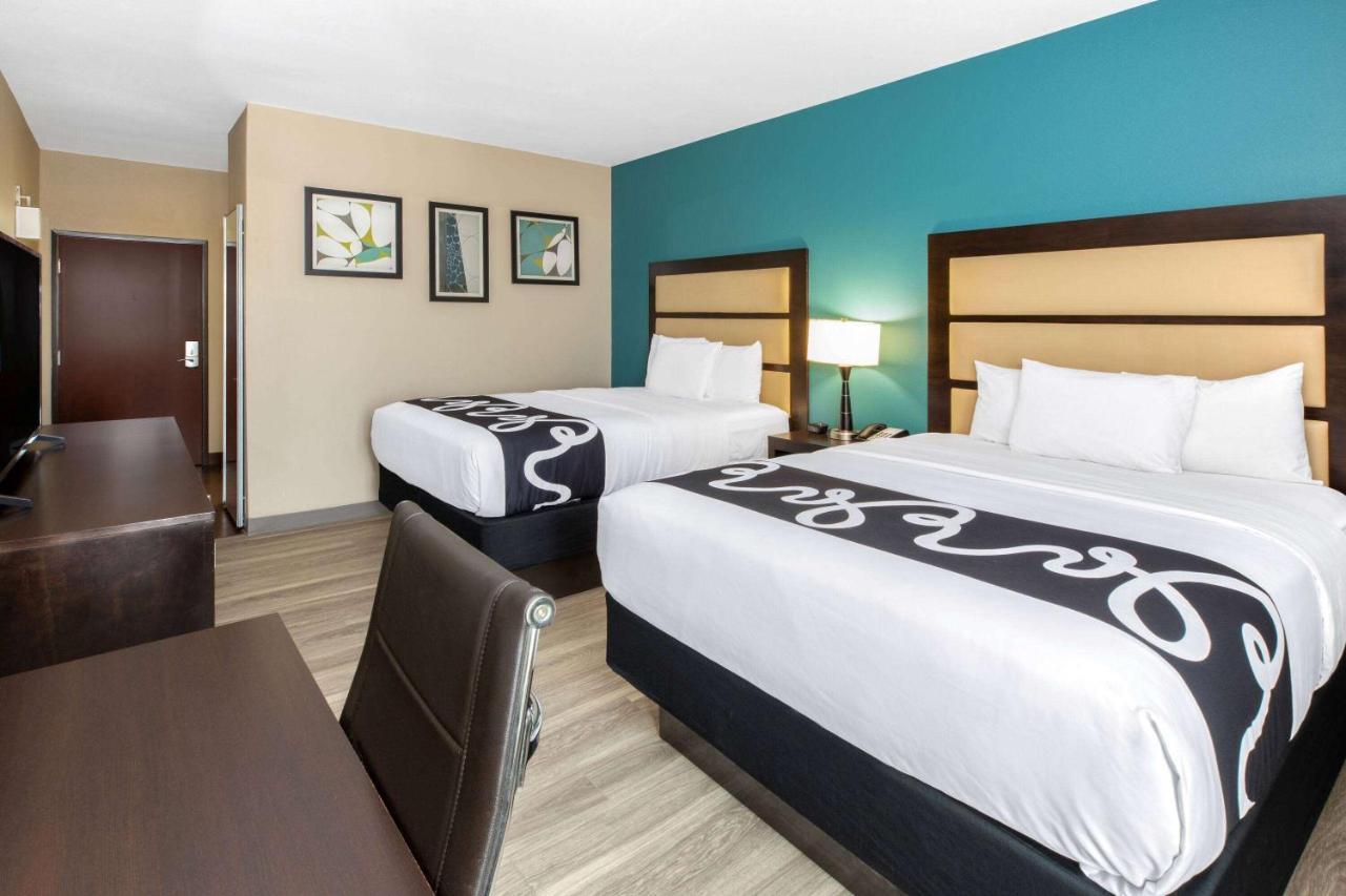 Queen Room Two Queen Beds Mobility Access or Non-Smoking