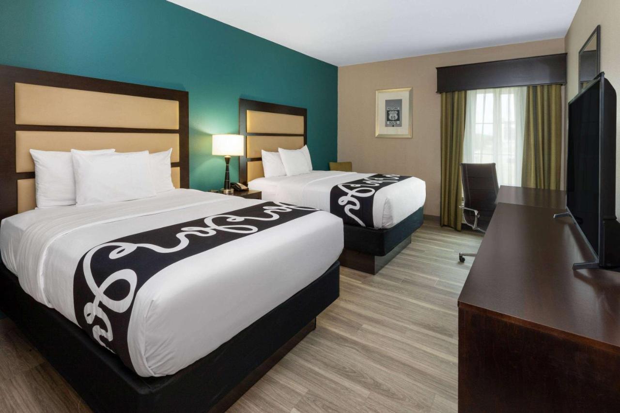 Queen Room Two Queen Beds Mobility Access or Non-Smoking