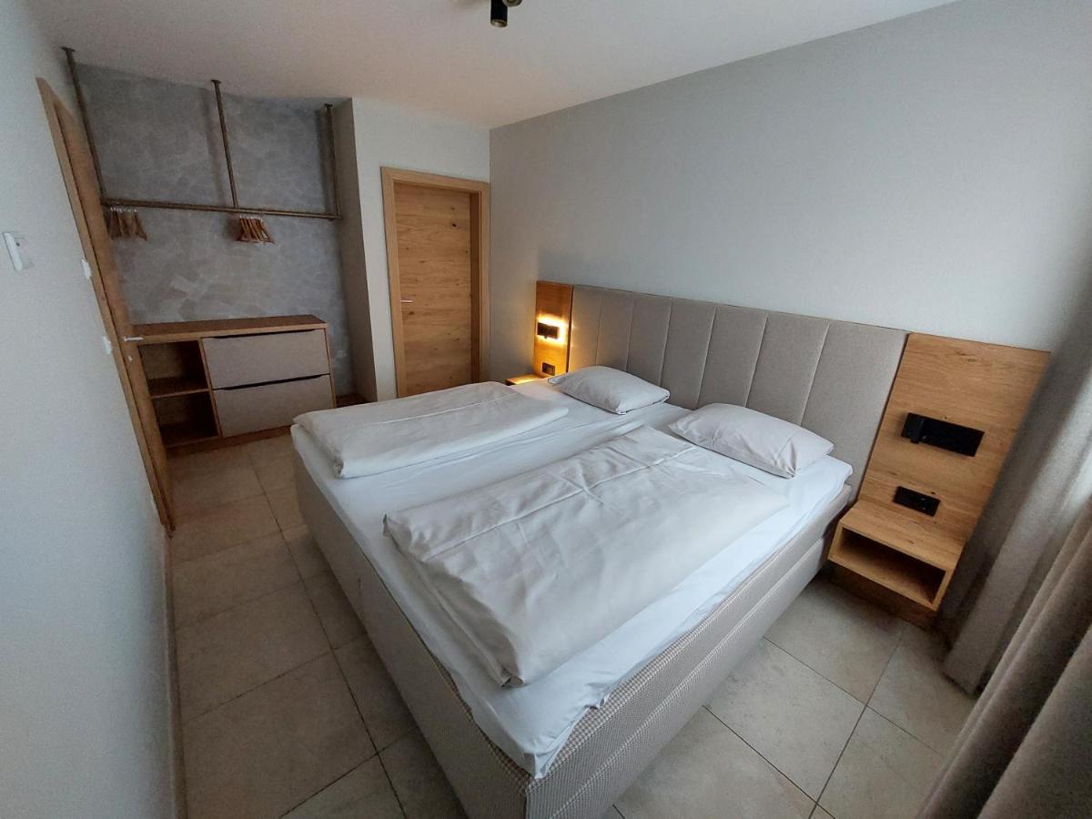 Suite mit Balkon und kostenfreiem Eintritt ins Tauern Spa