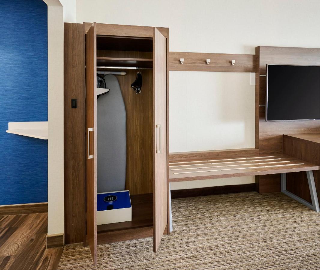 Standard Room Two Queen Beds