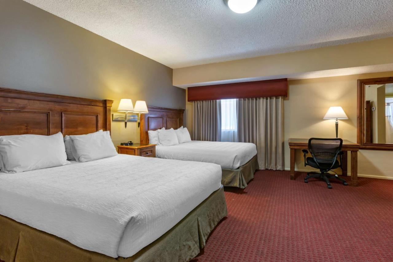 Queen Suite Two Queen Beds Non-Smoking
