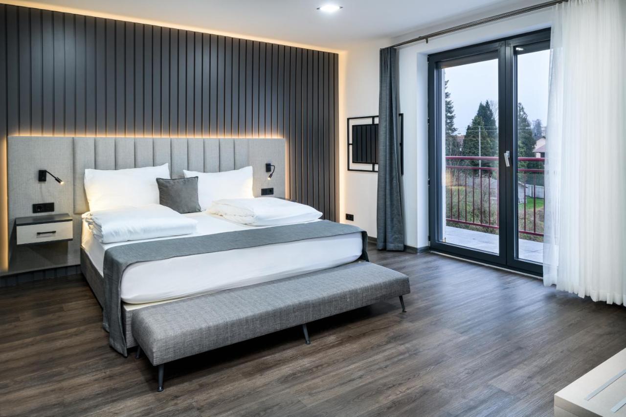 Suite mit Kingsize-Bett und Balkon