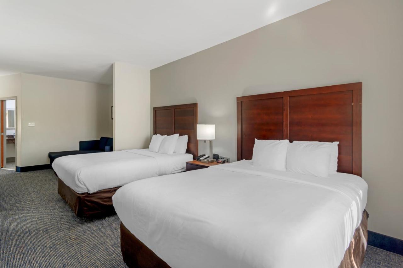 Queen Room Two Queen Beds Accessible or Non-Smoking