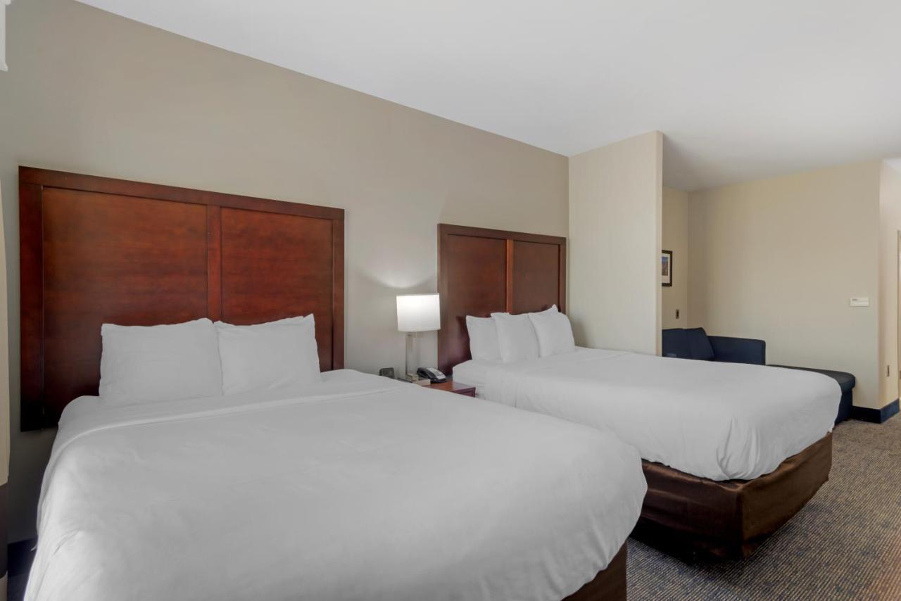 Queen Suite with Two Queen Beds - Non-Smoking