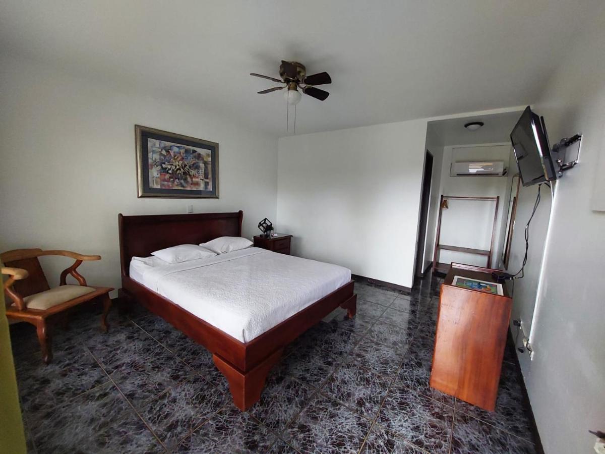 Standard Queen Room