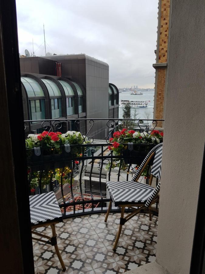 Corner Suite Partially Sea View Balcony