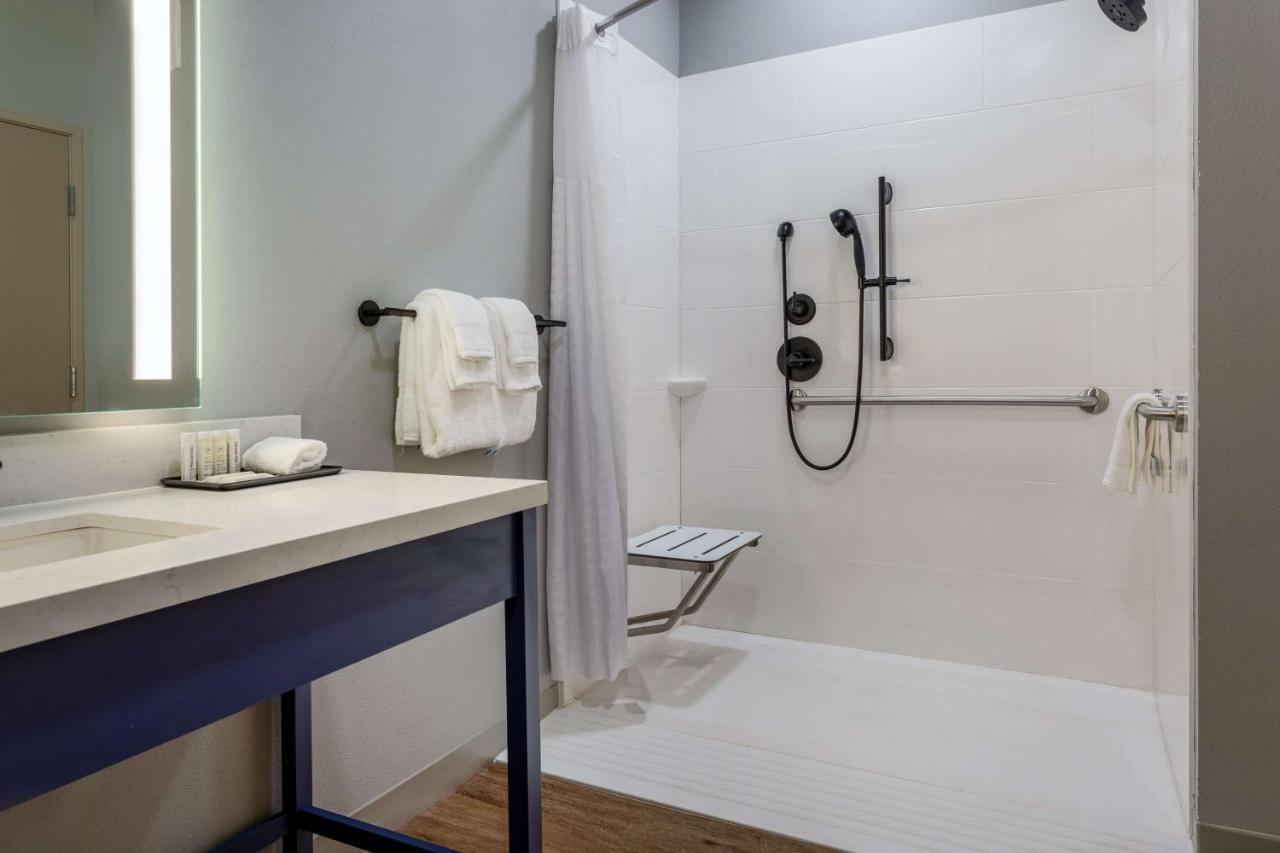 1 King Bed Mobility or Hearing Accessible Room Roll Shower Non-Smoking
