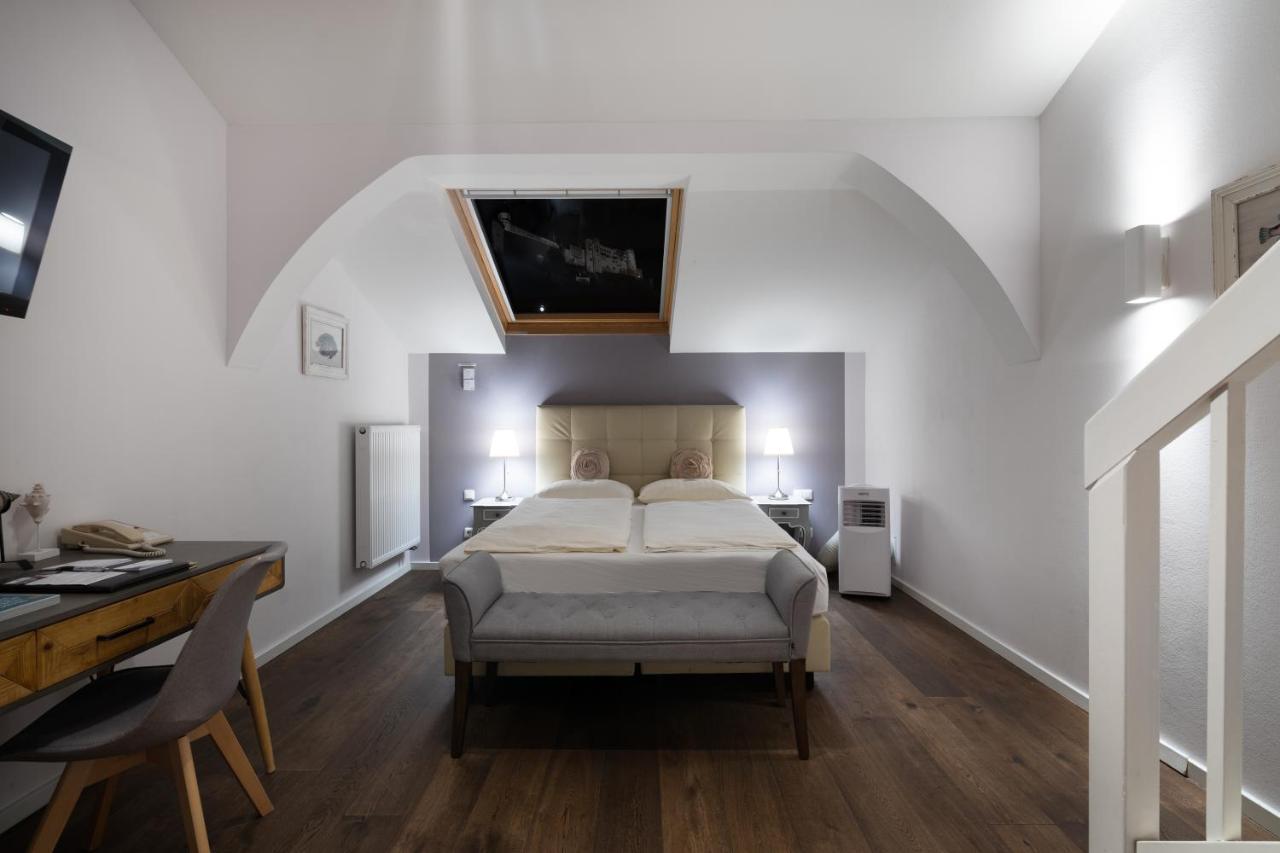 Suite Fortress View