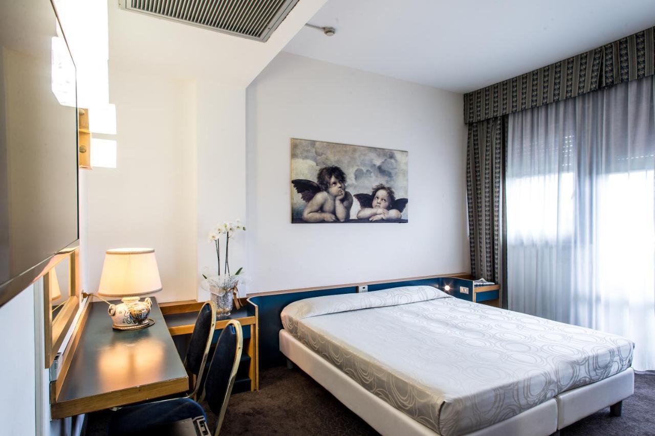 Double or Twin Room,1340797859:JPEG