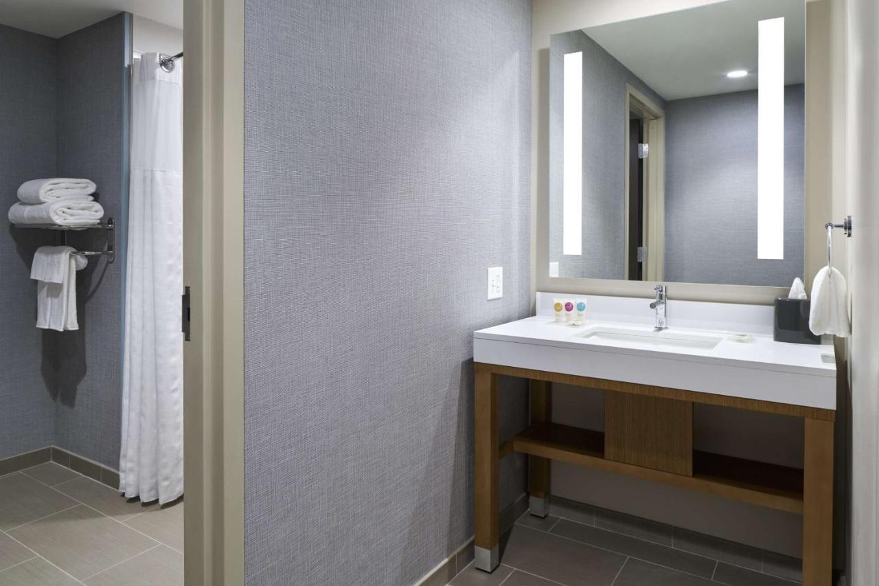 King Room View Roll Shower Disability Access