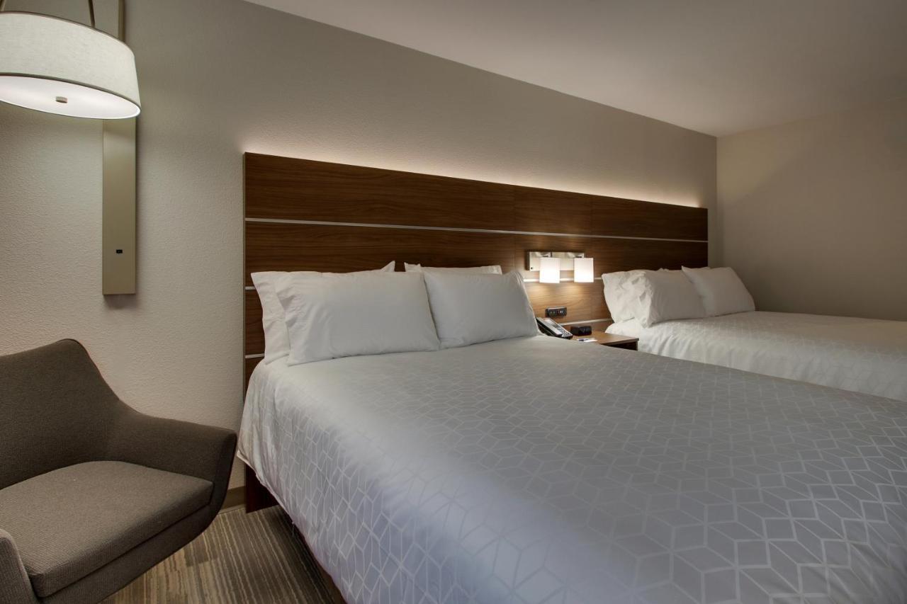 Standard Room Two Queen Beds