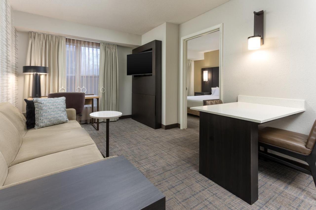 Queen Suite with Sofa Bed