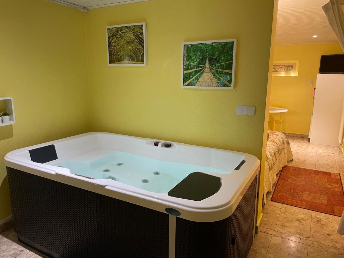 Double Room Spa Bath